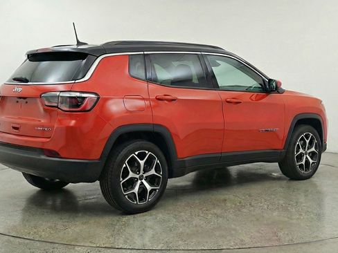Used 2025 Jeep Compass Limited image 9