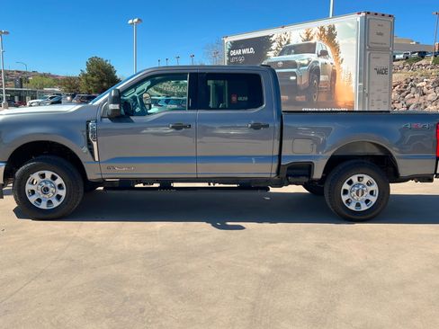 Used 2024 Ford F250 XLT image 2