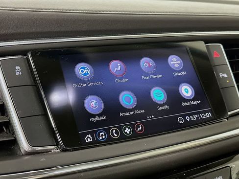 Used 2021 Buick Enclave Essence image 17