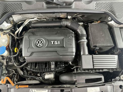 Used 2013 Volkswagen Beetle 2.0T FWD image 27