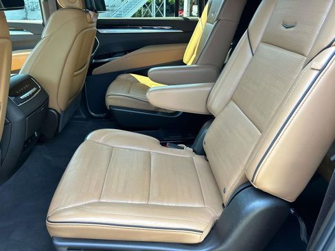 Used 2025 Cadillac Escalade ESV Premium Luxury w/ Touring Package AWD/4WD image 19