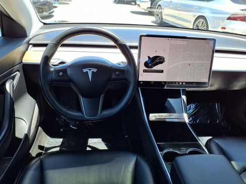 Used 2018 Tesla Model 3 Long Range RWD image 10