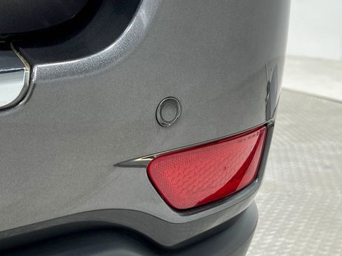 Used 2019 Jeep Grand Cherokee Limited w/ Luxury Group II image 13