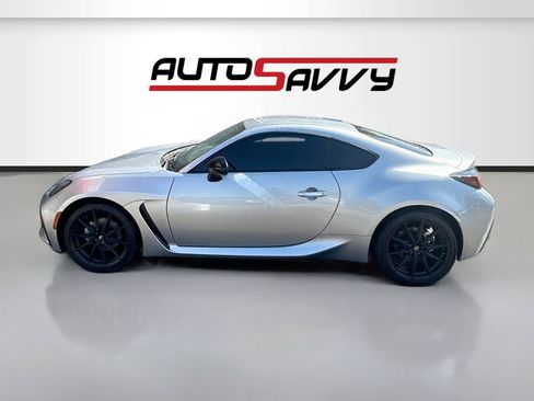 Used 2025 Toyota GR86 w/ ALL Weather Mat Package (TMS) image 4