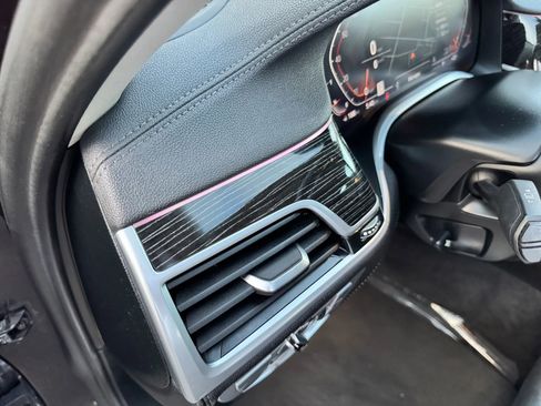 Used 2022 BMW 740i image 35