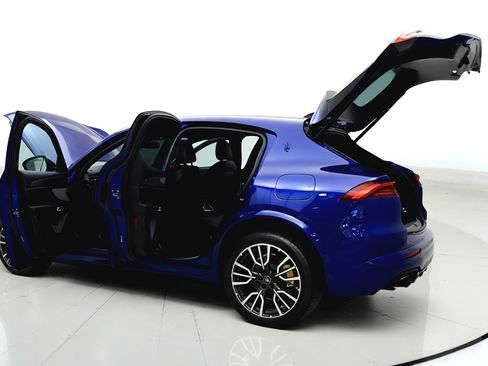 Used 2023 Maserati Grecale Modena AWD/4WD image 12