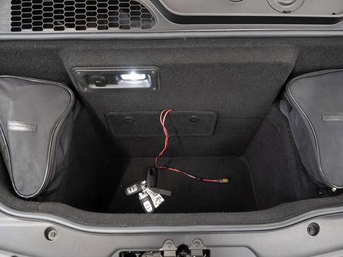 Used 2020 Lamborghini Huracan EVO image 24