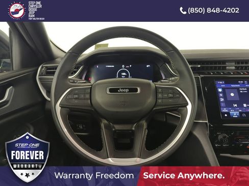 Used 2024 Jeep Grand Cherokee Altitude AWD/4WD image 16