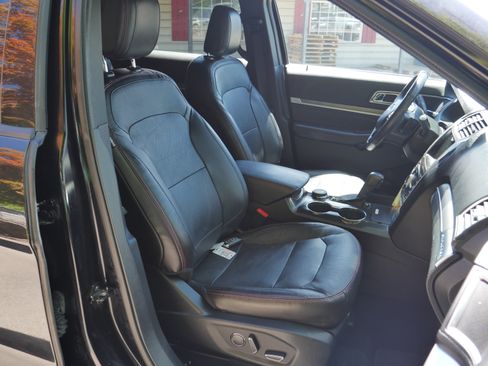 Used 2018 Ford Explorer Sport AWD/4WD image 28