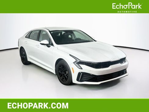 Used 2025 Kia K5 LXS FWD image 1