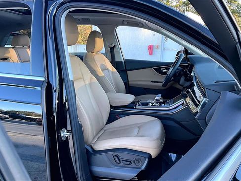 Used 2022 Audi Q7 Premium Plus image 9