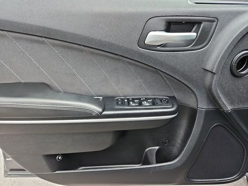 Used 2019 Dodge Charger SXT image 22