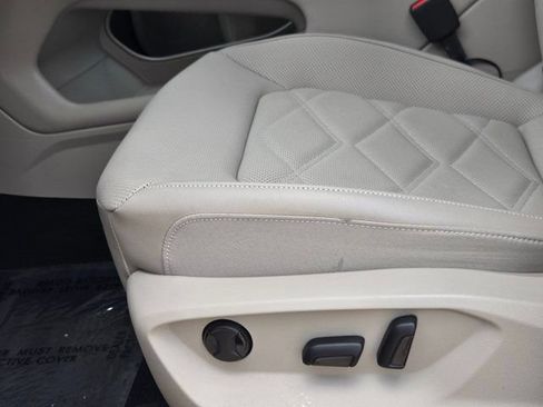 Used 2024 Volkswagen Atlas SE FWD image 22