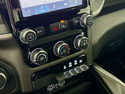 New 2026 RAM 1500 Express AWD/4WD image 15