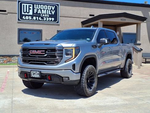 Used 2024 GMC Sierra 1500 AT4 w/ AT4 Premium Package AWD/4WD image 11