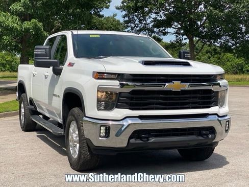 Used 2026 Chevrolet Silverado 2500 LT AWD/4WD image 9