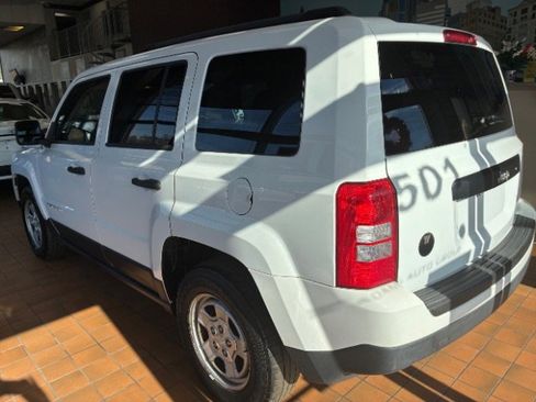 Used 2014 Jeep Patriot Sport image 4