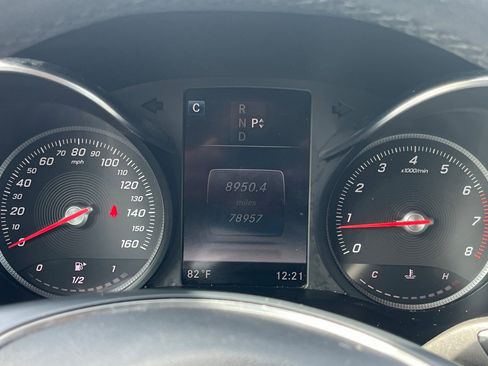 Used 2019 Mercedes-Benz GLC 300 4MATIC image 8