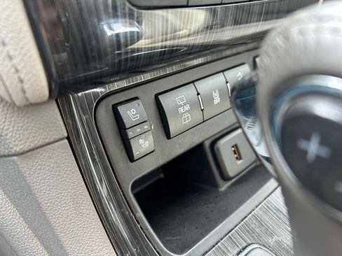 Used 2015 Chevrolet Traverse LTZ image 28