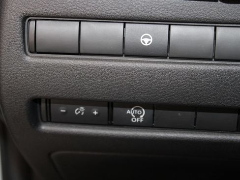 Used 2023 Nissan Rogue SV FWD image 38