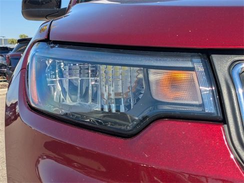 Used 2022 Jeep Compass Latitude image 12