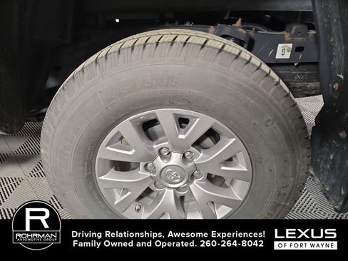 Used 2017 Toyota Tacoma SR5 w/ Tow Package AWD/4WD image 12