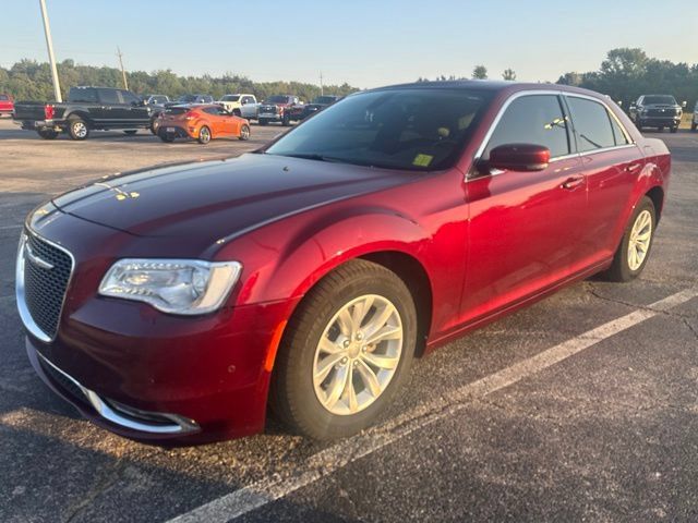 Used 2015 Chrysler 300 Limited w/ 300 Premium Group RWD image 5