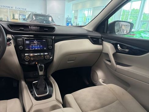 Used 2019 Nissan Rogue Sport SV AWD/4WD image 25