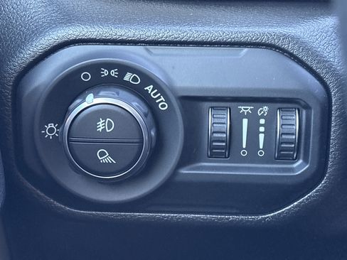 Certified 2022 Jeep Gladiator Sport image 32