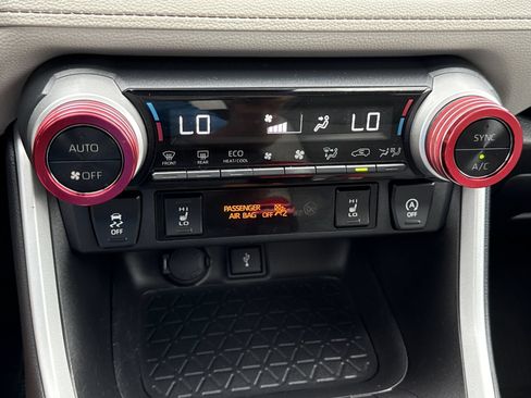 Used 2021 Toyota RAV4 XLE Premium FWD image 26