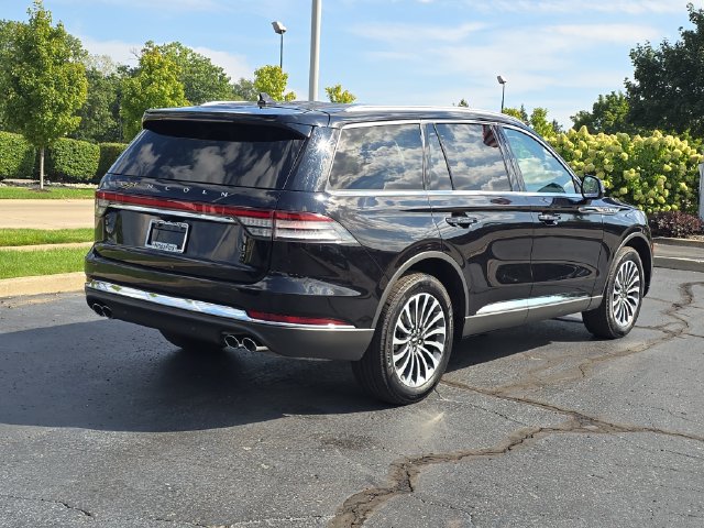 Used 2024 Lincoln Aviator AWD w/ Premium Package image 4