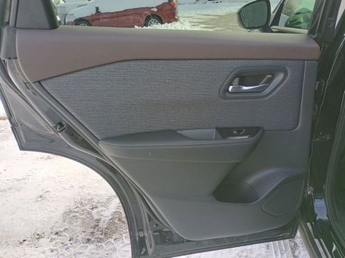 Used 2023 Nissan Rogue SV image 19