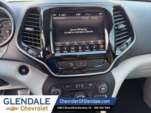 Used 2019 Jeep Cherokee Limited w/ Trailer Tow Group image 11