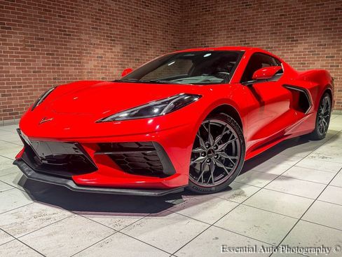 Used 2025 Chevrolet Corvette Stingray Preferred Cpe w/ 2LT image 2