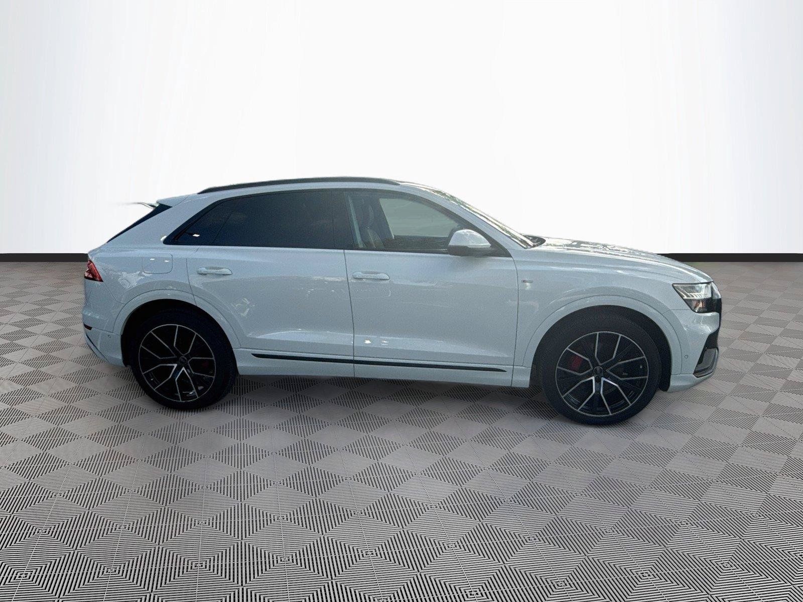Used 2023 Audi Q8 Prestige AWD/4WD image 8