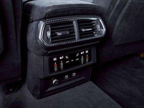 Used 2024 Lamborghini Urus Performante image 57