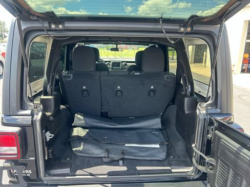 Used 2019 Jeep Wrangler Unlimited Sport S AWD/4WD image 12