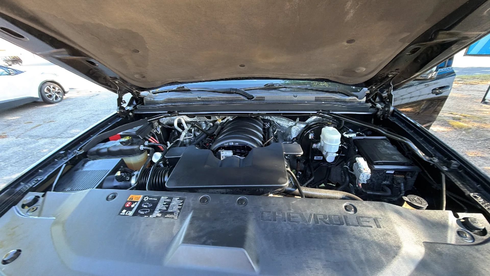 Used 2015 Chevrolet Suburban LT RWD image 10