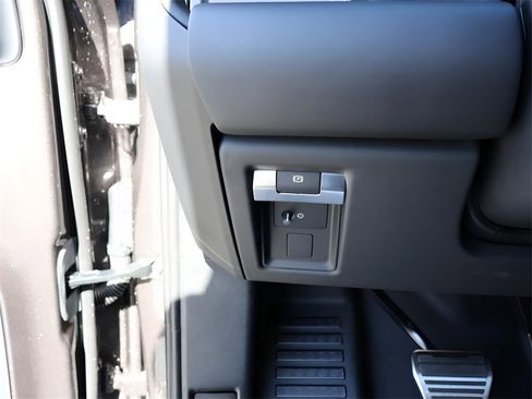 New 2026 Land Rover Defender 110 image 41