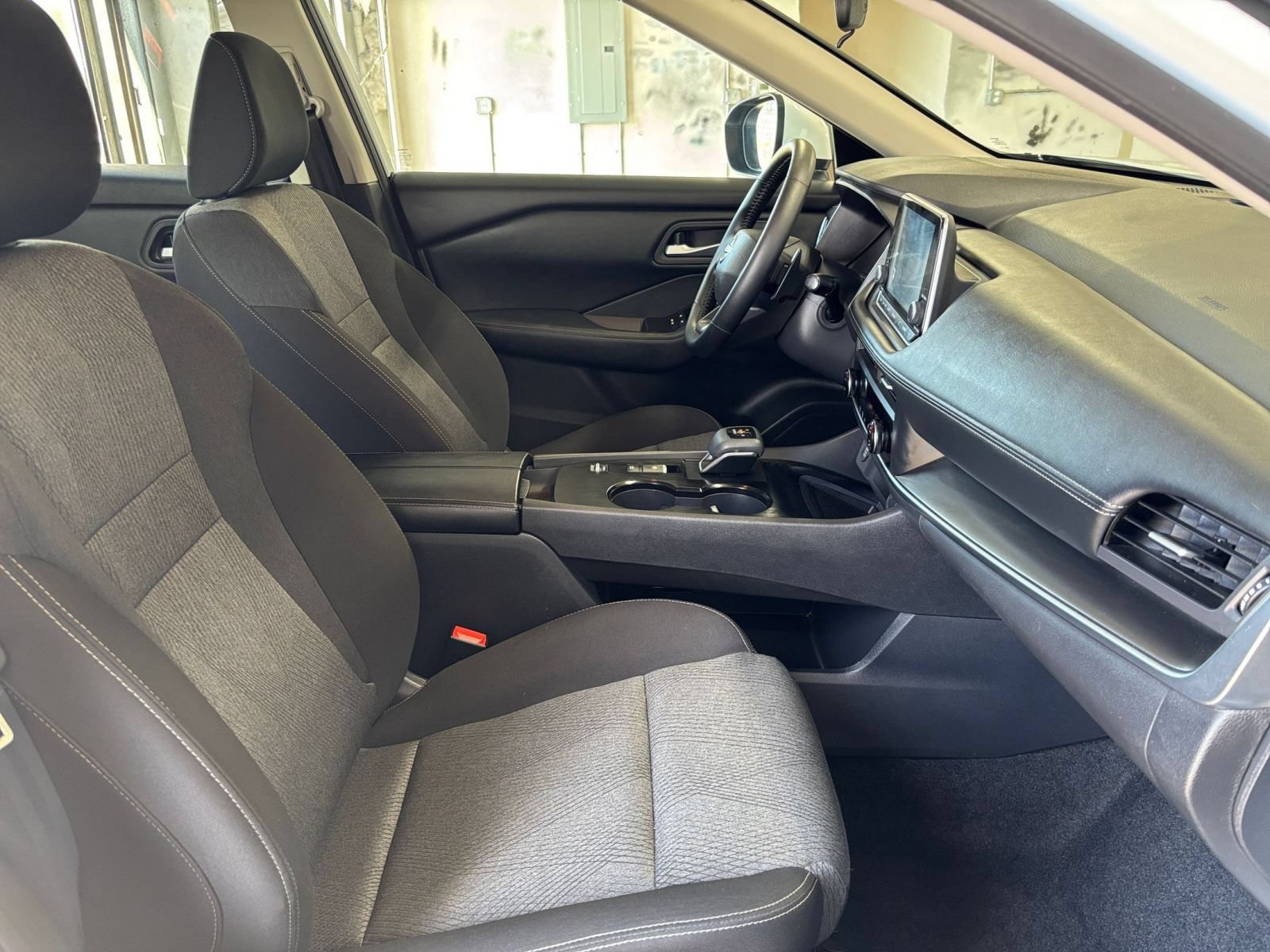 Used 2026 Nissan Rogue SV FWD image 37