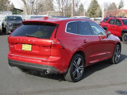 Used 2019 Volvo XC60 T5 Momentum w/ Premium Package image 5