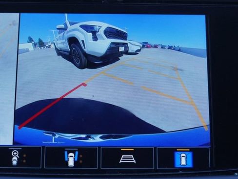Used 2023 Buick Enclave Avenir w/ Avenir Technology Package FWD image 28