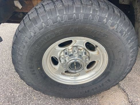 Used 2000 Ford F250 Lariat image 12