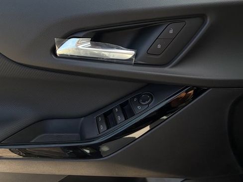 New 2026 Chevrolet Equinox LT w/ Safety and Technology Package FWD image 20