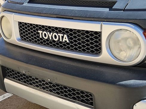 Used 2007 Toyota FJ Cruiser 2WD image 4