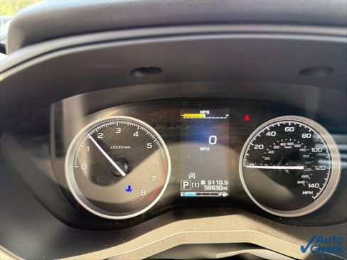 Used 2023 Subaru Forester Limited image 42