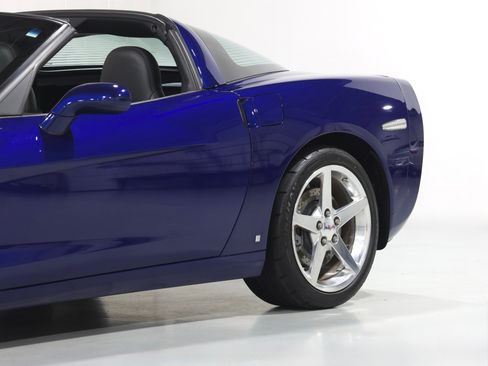 Used 2006 Chevrolet Corvette Coupe w/ Preferred Equipment Group RWD image 28