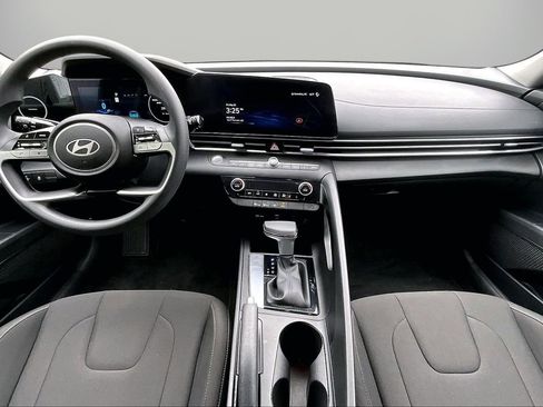 Used 2024 Hyundai Elantra SEL FWD image 14