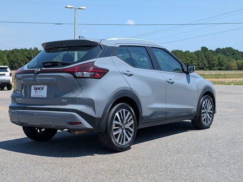 Used 2022 Nissan Kicks SV FWD image 5