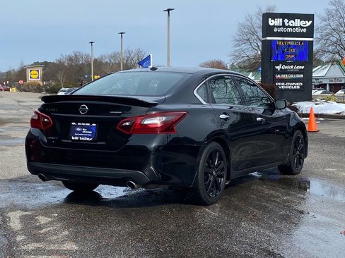 Used 2018 Nissan Altima 2.5 SR w/ SR Midnight Edition image 4